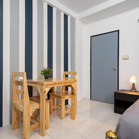 Black Pantera Hostel Patong Dış mekan fotoğraf