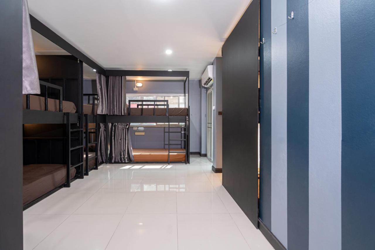 Black Pantera Hostel Patong Dış mekan fotoğraf