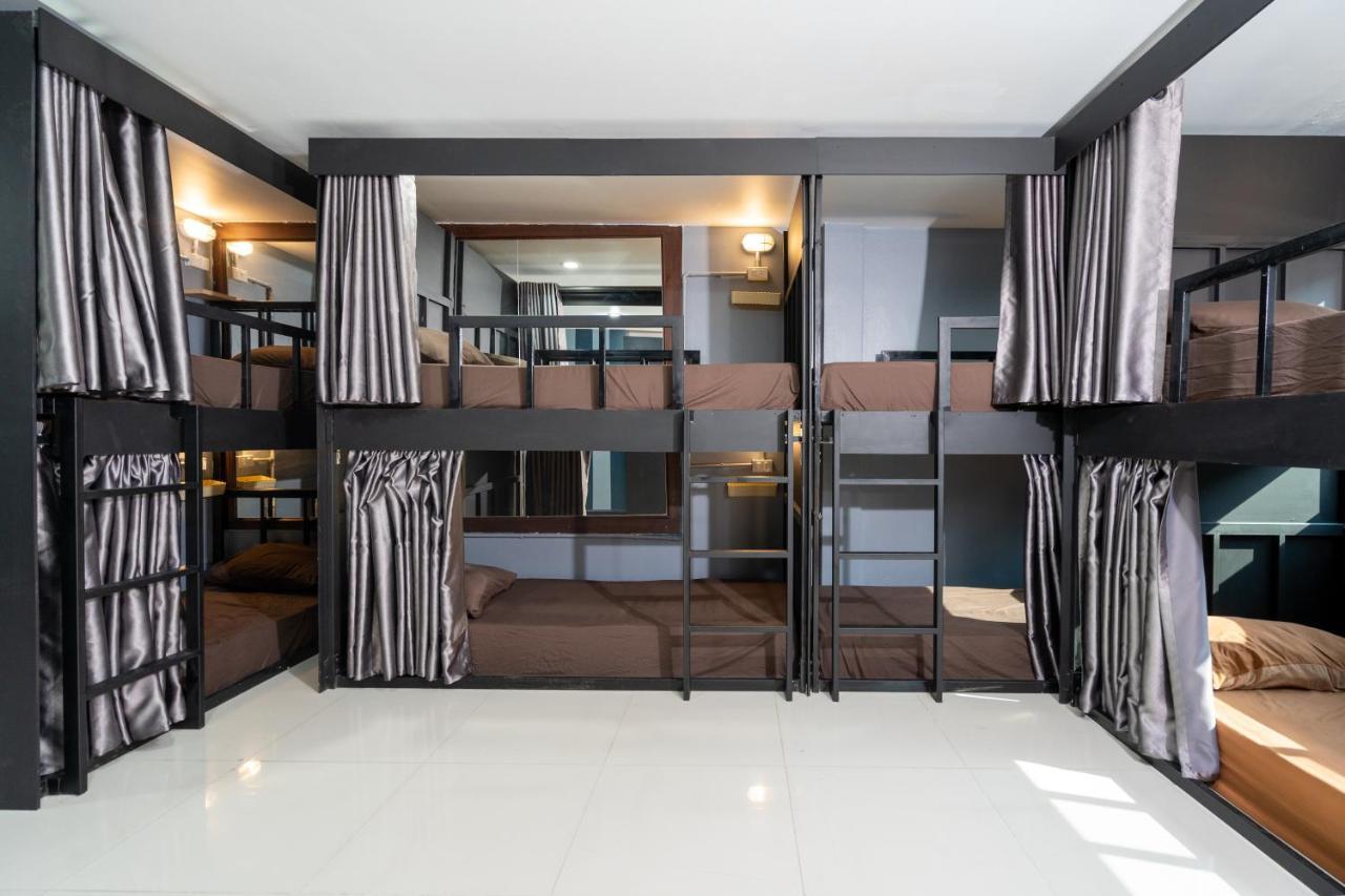 Black Pantera Hostel Patong Dış mekan fotoğraf