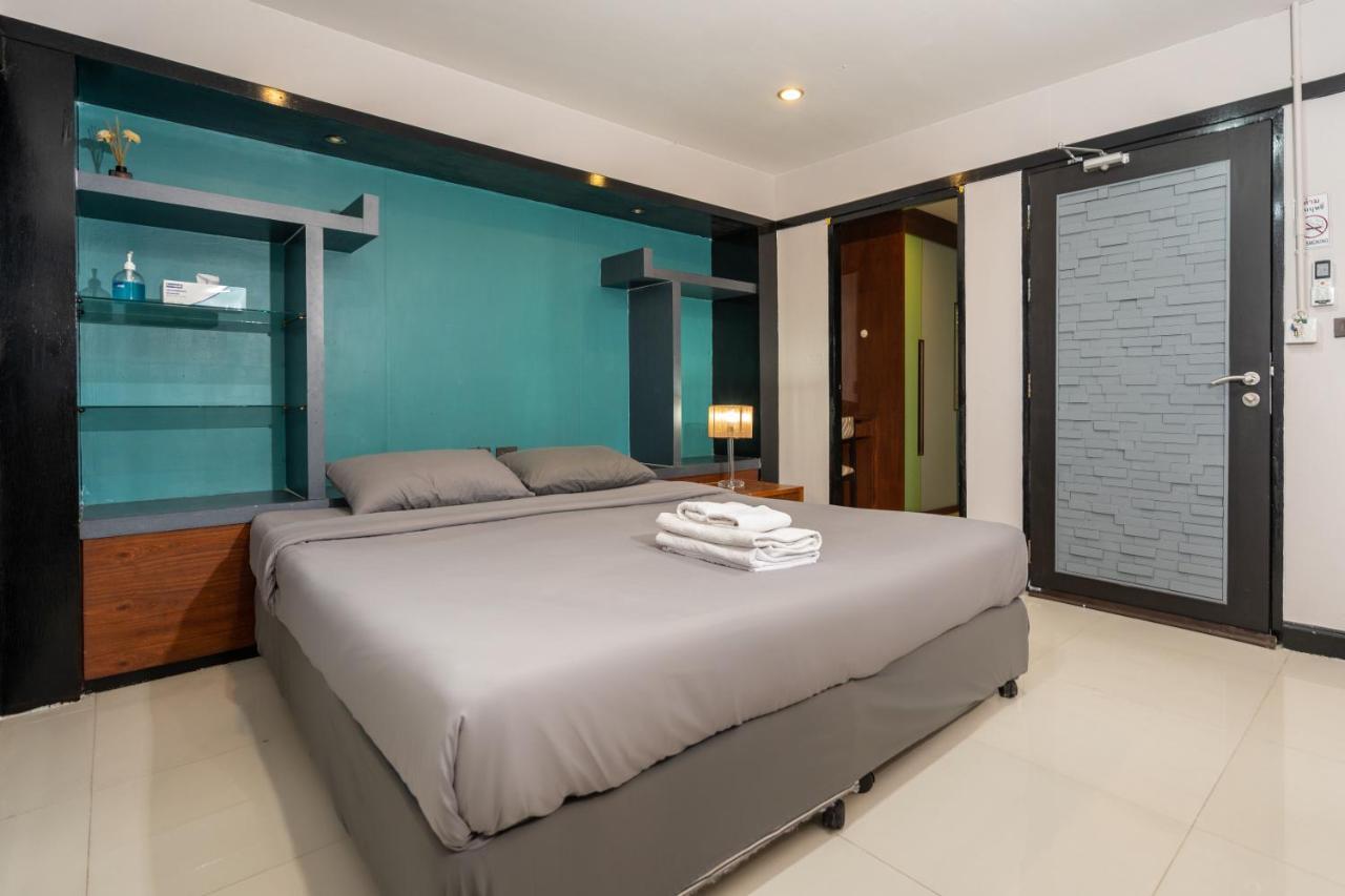 Black Pantera Hostel Patong Dış mekan fotoğraf