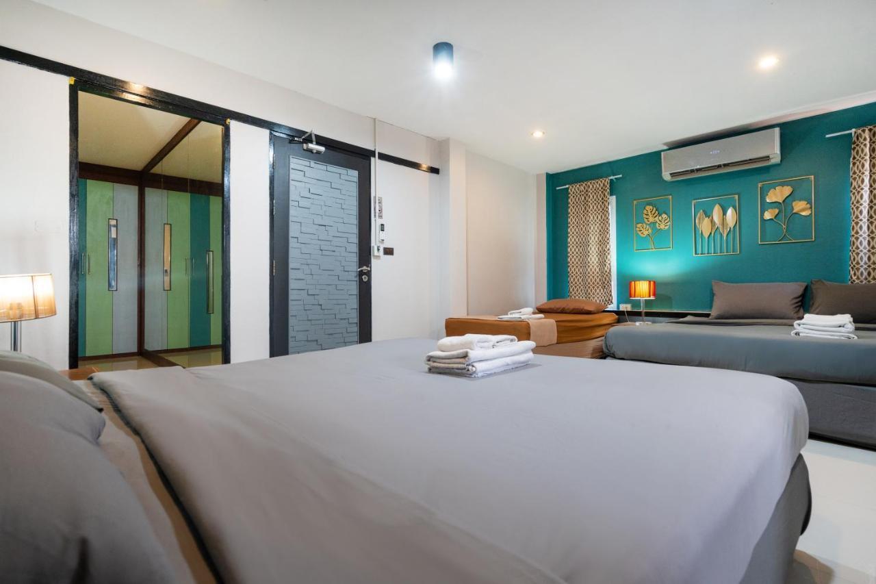 Black Pantera Hostel Patong Dış mekan fotoğraf