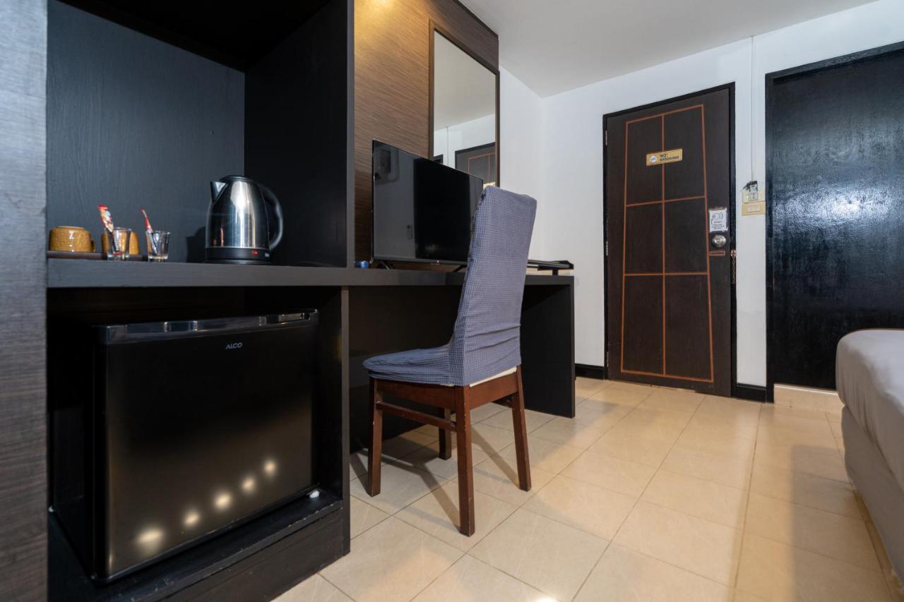 Black Pantera Hostel Patong Dış mekan fotoğraf