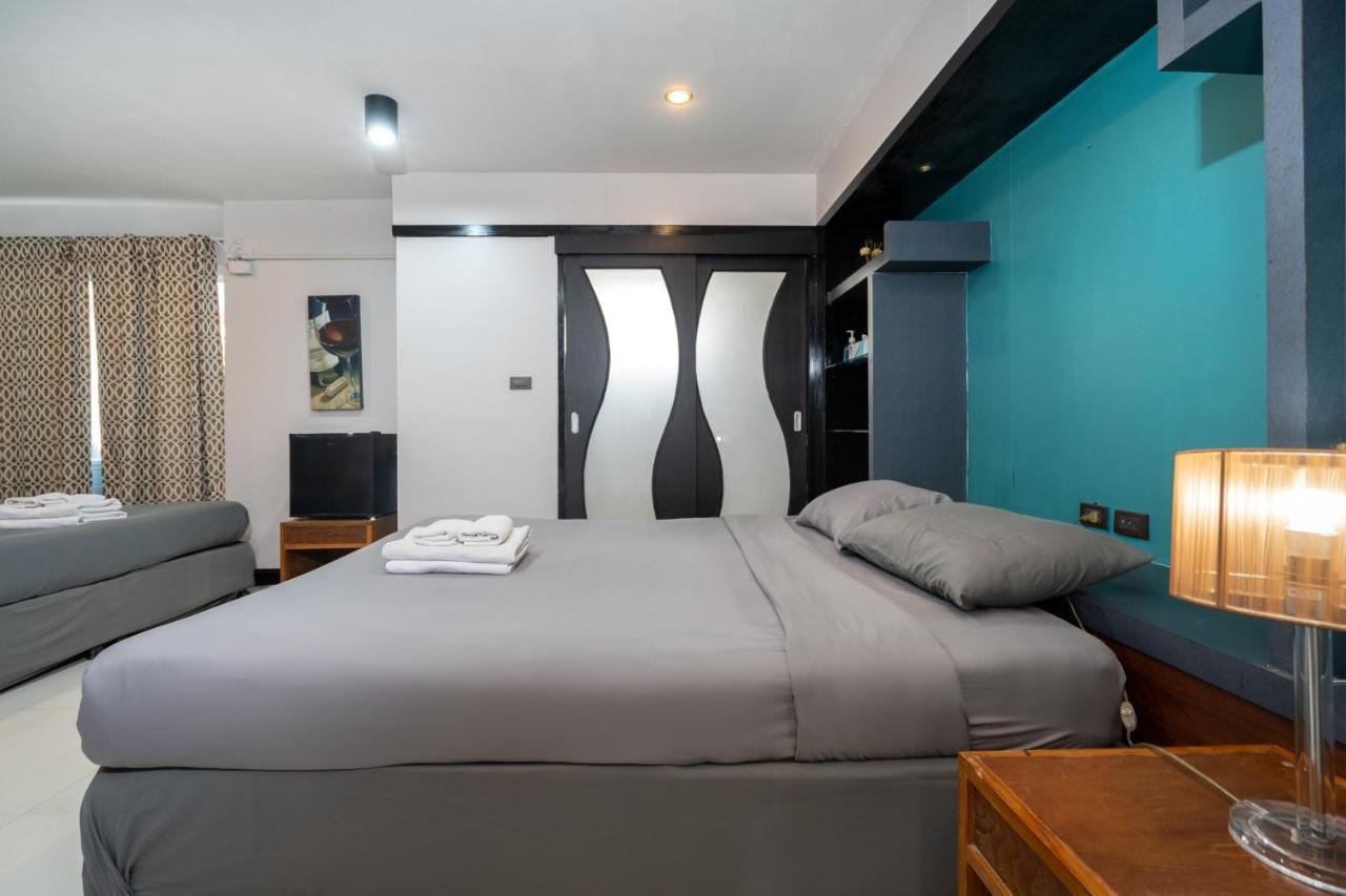 Black Pantera Hostel Patong Dış mekan fotoğraf