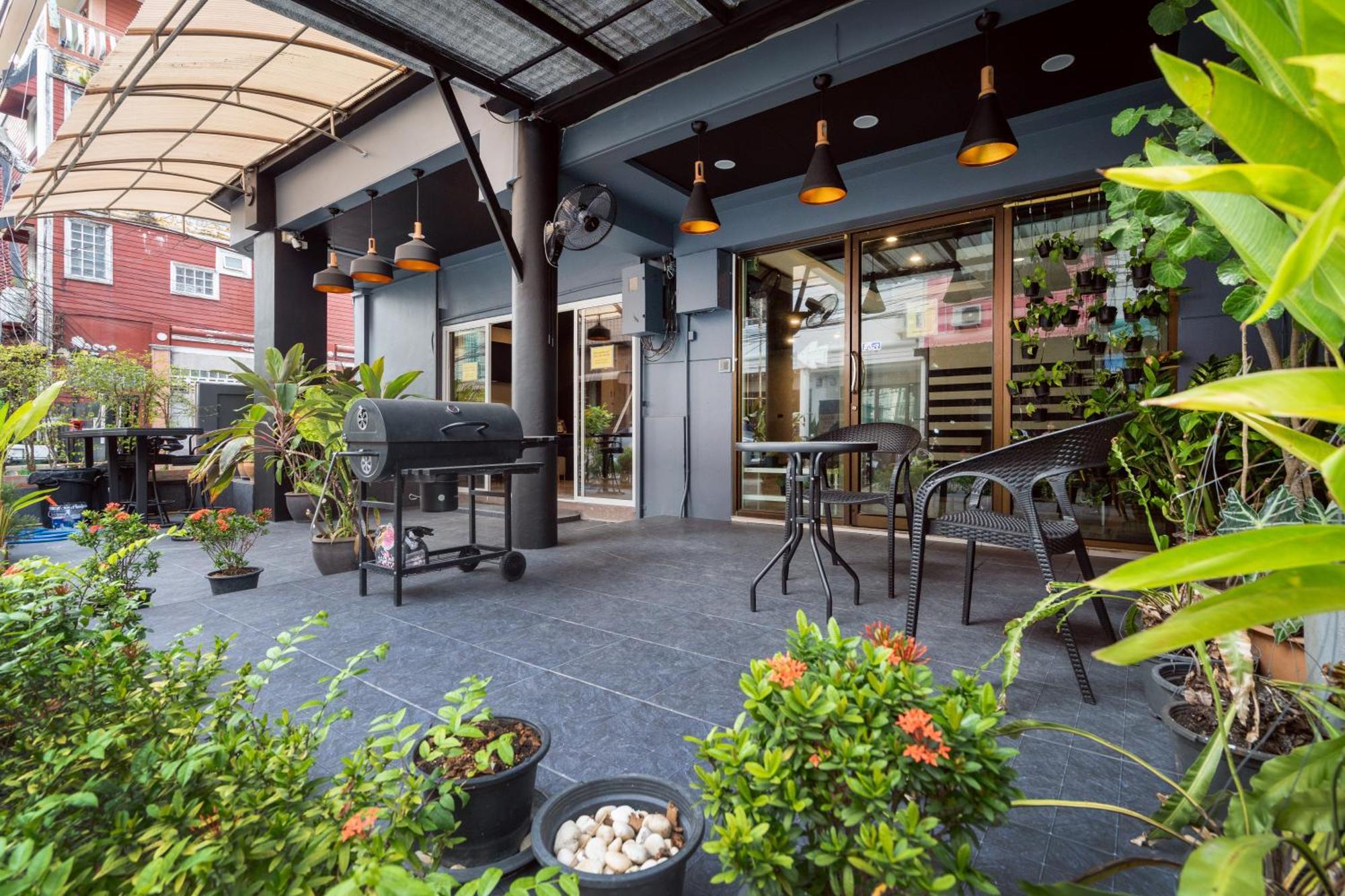 Black Pantera Hostel Patong Dış mekan fotoğraf
