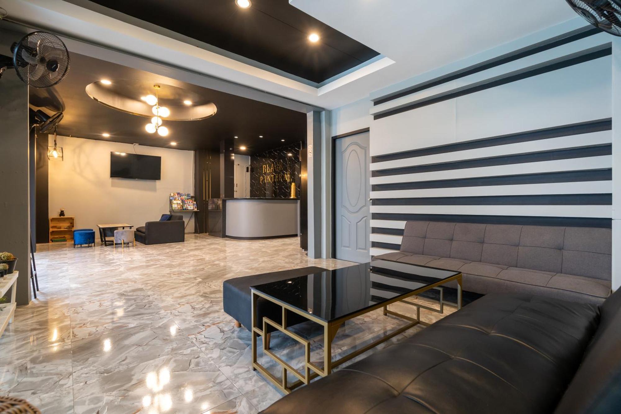 Black Pantera Hostel Patong Dış mekan fotoğraf