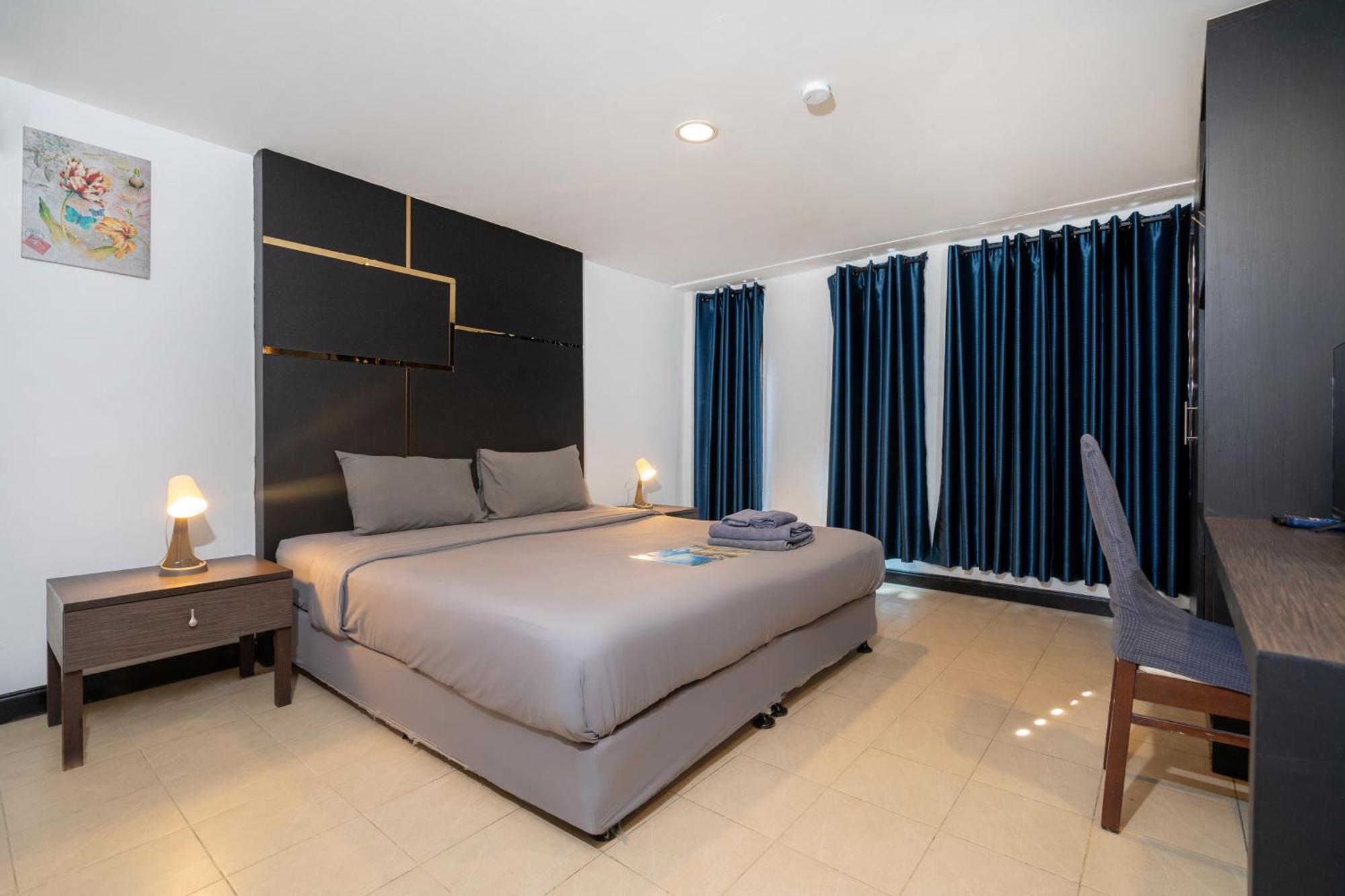 Black Pantera Hostel Patong Dış mekan fotoğraf