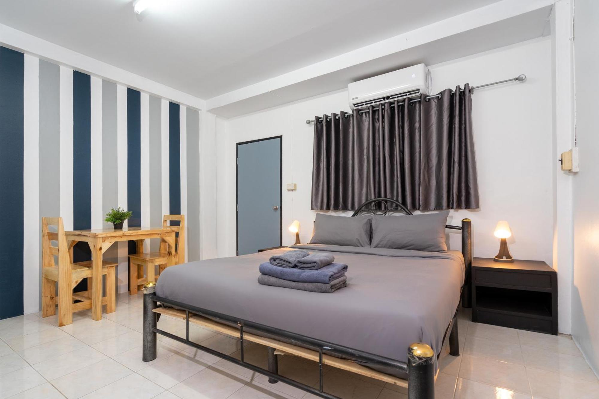 Black Pantera Hostel Patong Dış mekan fotoğraf