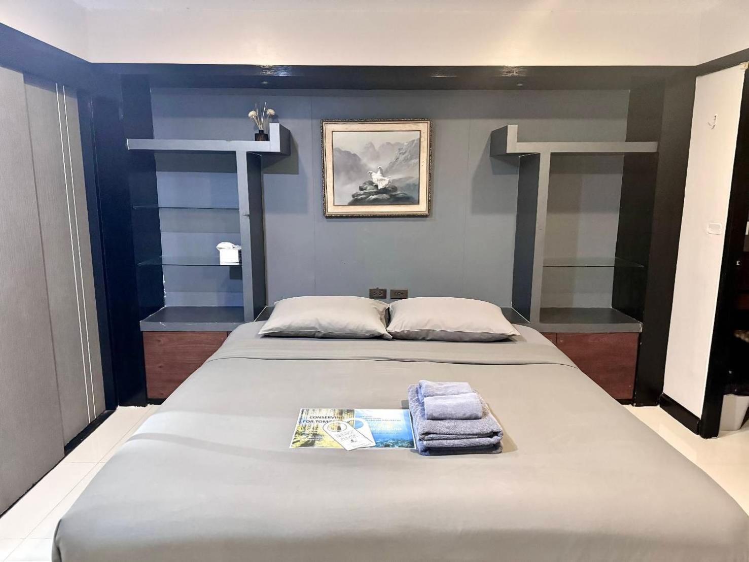 Black Pantera Hostel Patong Dış mekan fotoğraf