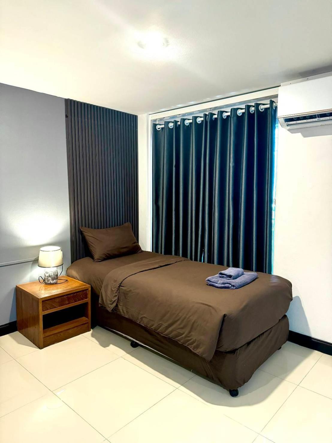 Black Pantera Hostel Patong Dış mekan fotoğraf
