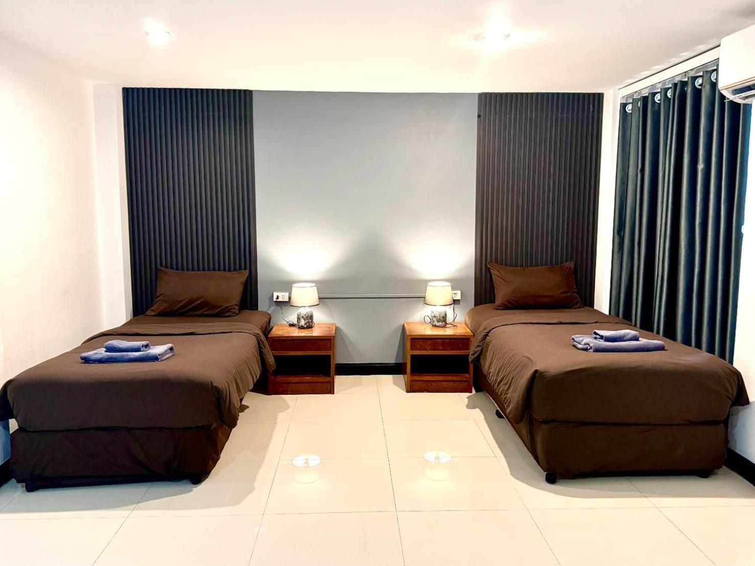 Black Pantera Hostel Patong Dış mekan fotoğraf