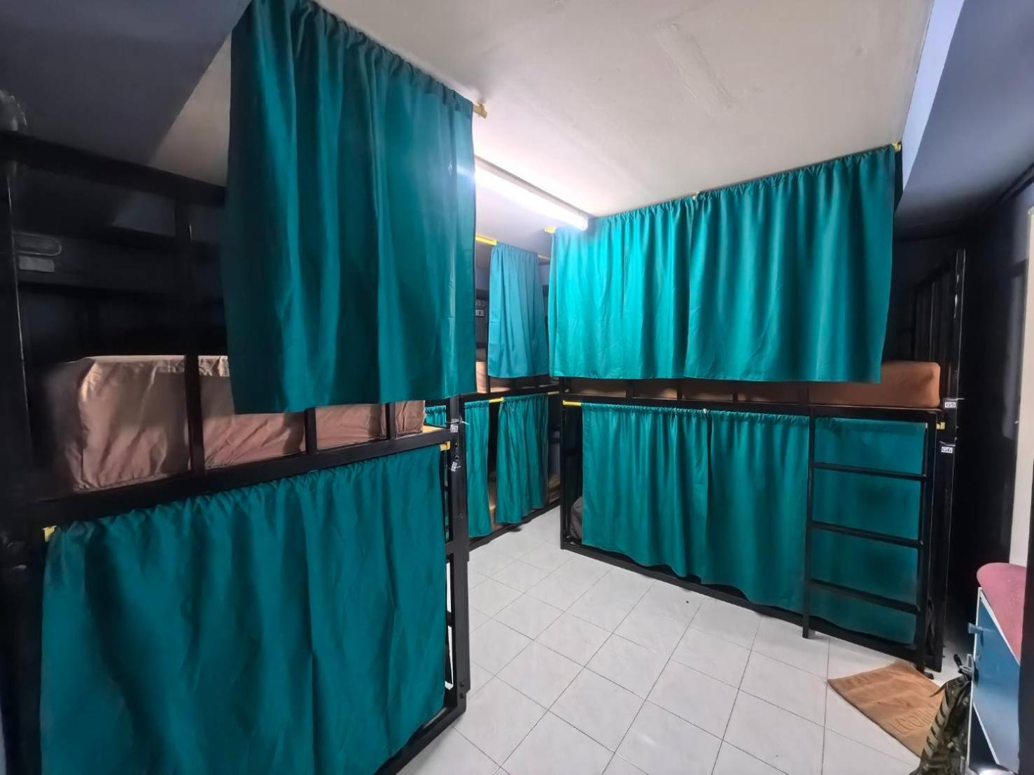 Black Pantera Hostel Patong Dış mekan fotoğraf